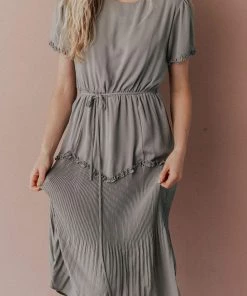 Vendor-unknown Dresses Sylvie Tiered Midi Dress Light Sage 8 Vendor-unknown Dresses Sylvie Tiered Midi Dress Light Sage