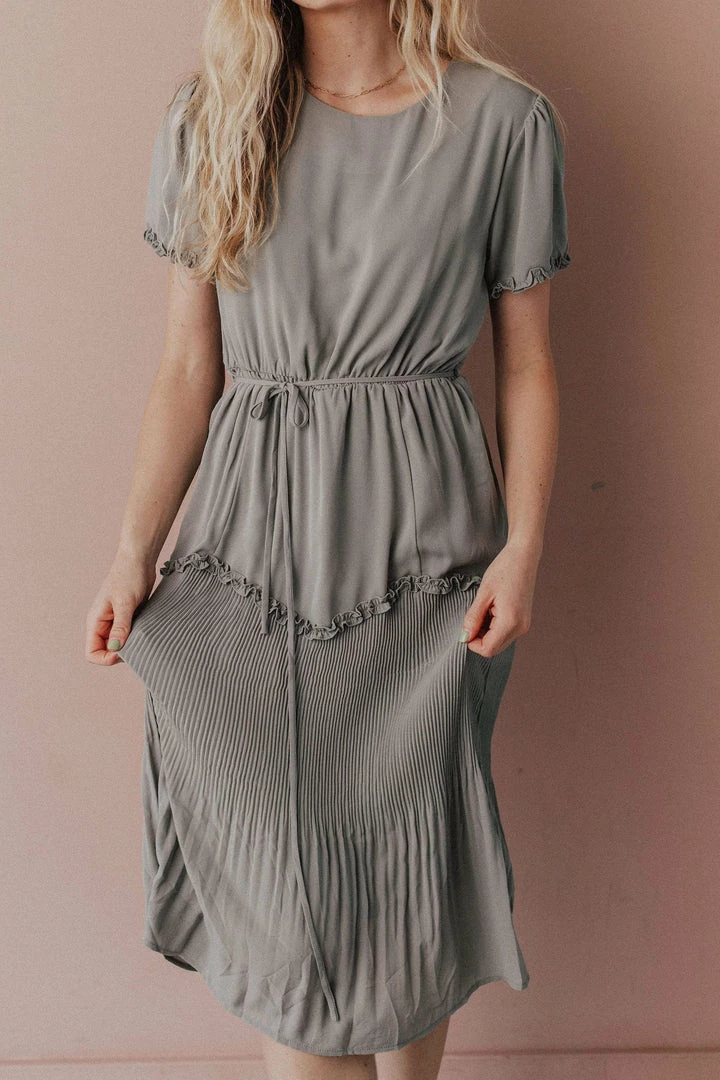 Vendor-unknown Dresses Sylvie Tiered Midi Dress Light Sage 4 Vendor-unknown Dresses Sylvie Tiered Midi Dress Light Sage