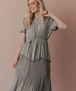 Vendor-unknown Dresses Sylvie Tiered Midi Dress Light Sage