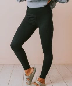 Lucy Avenue High Waisted Lycra-Blend Essential Leggings Black