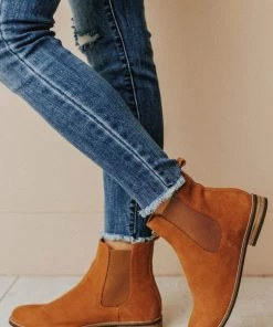 Lucy Avenue Side Stretch Booties Cognac