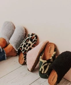 Desmond Slippers Pink Shoes