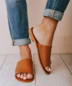 Elio Slip On Sandals Camel