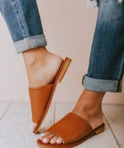 Elio Slip On Sandals Camel