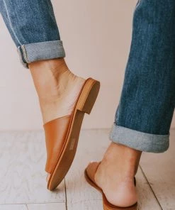 Elio Slip On Sandals Camel