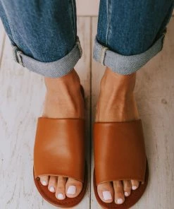 Elio Slip On Sandals Camel