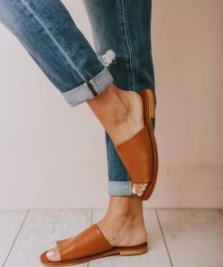 Elio Slip On Sandals Camel