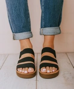 Shoes Leland Stretchy Sandals Black
