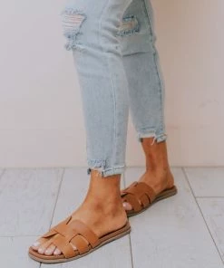 East Lion Shoes Madison Slide Sandal Camel