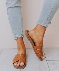 East Lion Shoes Madison Slide Sandal Camel