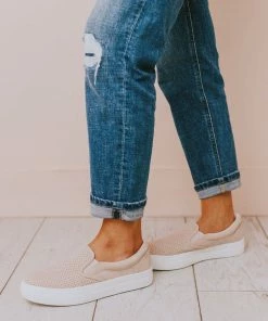 Shoes Perforated Sneakers Mauve