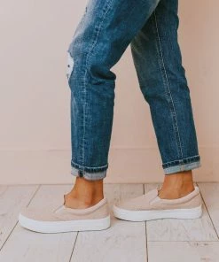 Shoes Perforated Sneakers Mauve