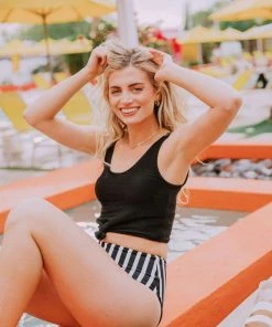 Lucy Avenue Plus Size Dominica Knot Top Black