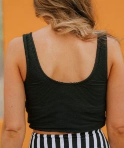 Lucy Avenue Plus Size Dominica Knot Top Black