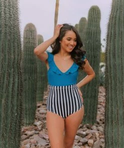 Lucy Avenue Tulum Ruffle Top Lagoon 34 Lucy Avenue Tulum Ruffle Top Lagoon