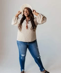 Vendor-unknown Plus Size EXCLUSIVE! Jacqueline Floral Top With Tassels 20 Vendor-unknown Plus Size EXCLUSIVE! Jacqueline Floral Top With Tassels