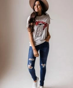 Vendor-unknown Star Kiss Graphic Tee