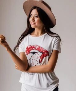 Vendor-unknown Star Kiss Graphic Tee